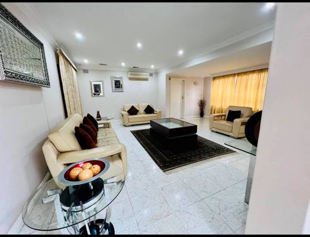 4 BEDROOM HOUSE FOR SALE IN RESERVOIR HILLS